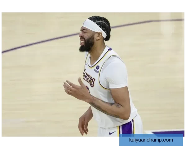 浓眉左手掌恢复良好 本月底接受复查有望本季复出